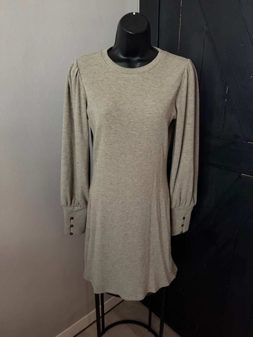 Sadie & Sage Light Olive Long Sleeve Crewneck Knit Dress